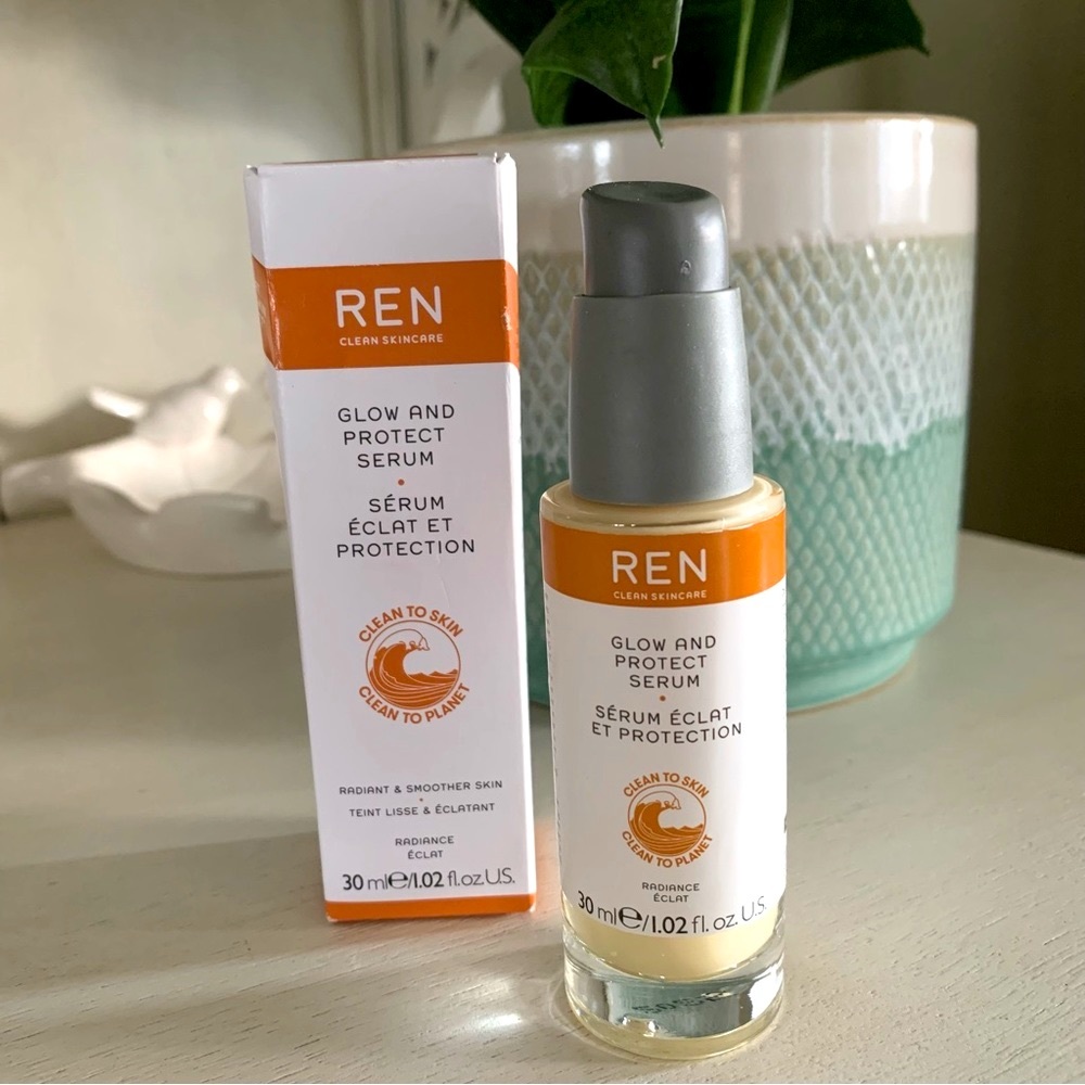REN Clean Skincare Radiance Glow And Protect Vitamin C Serum